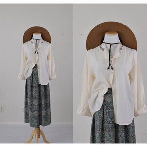 Vintage 80s Paisley Embroidered Cream‎ Blouse